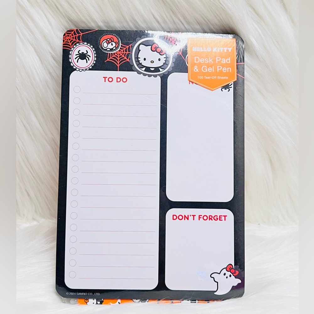 Hello‎ Kitty Halloween Desk Pad